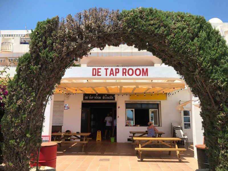 De Tap Room
