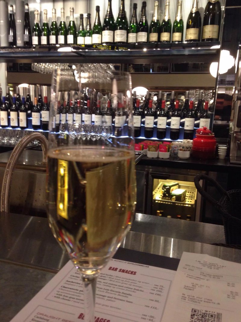 Le Sommelier Bar & Bistro