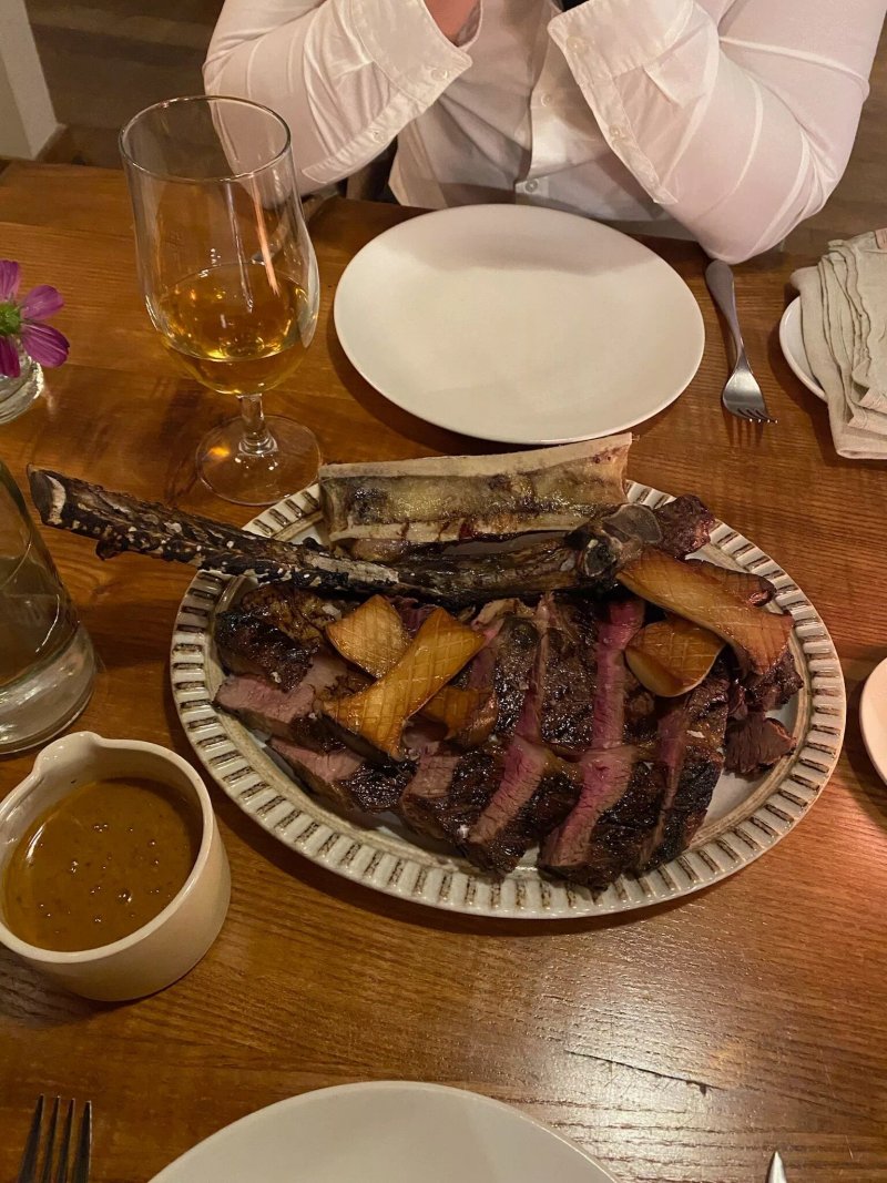 The Farm Table at Darts Farm