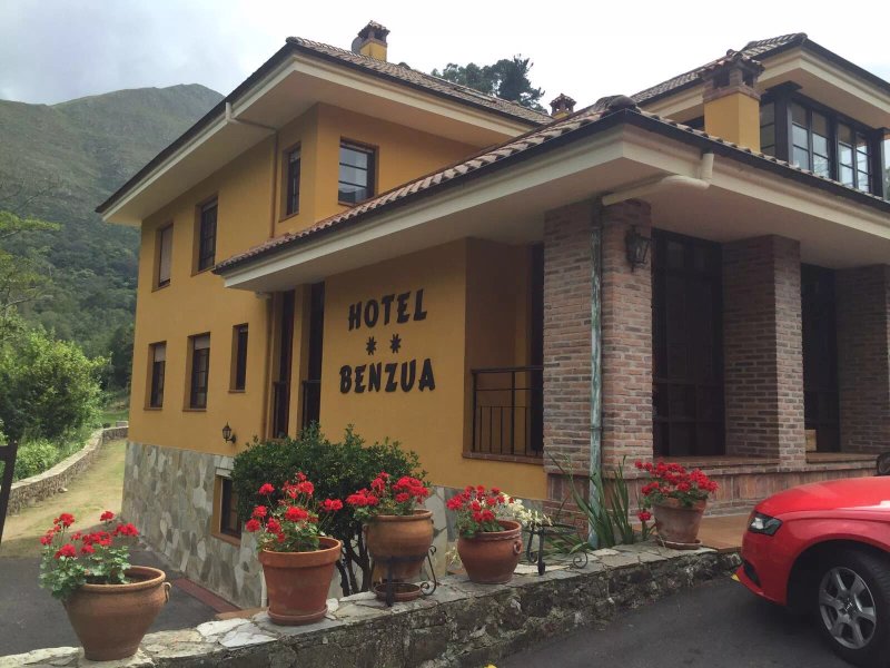 Hotel Benzua