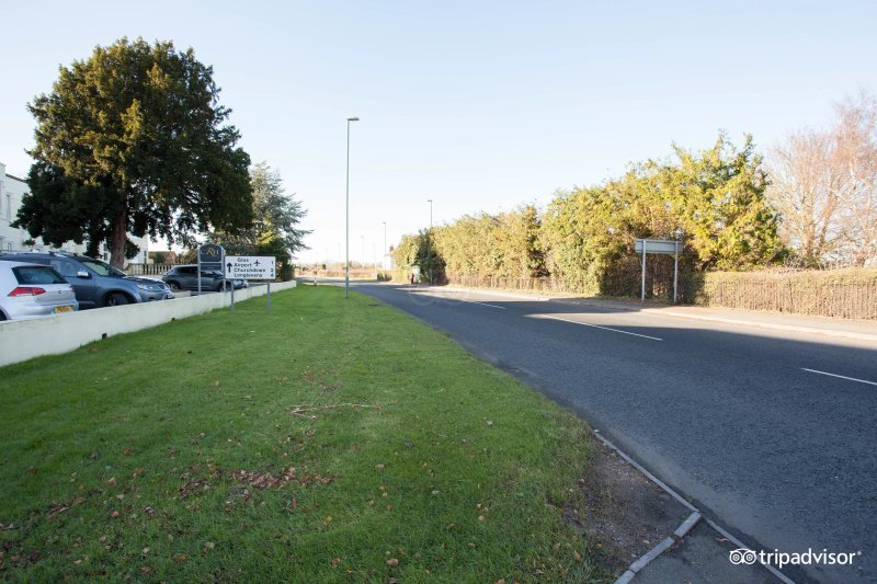 Ramada By Wyndham Cheltenham