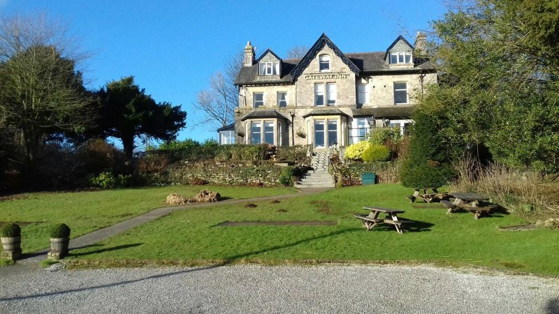The Gateway Inn