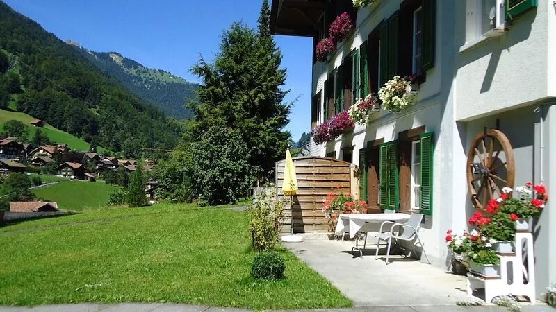 Apartment in a sunny location, across from the world-famous Staubbachfall