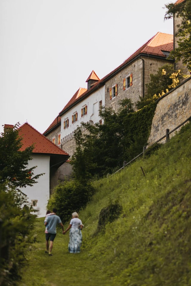 Rooms & Apartments at the Podsreda Castle