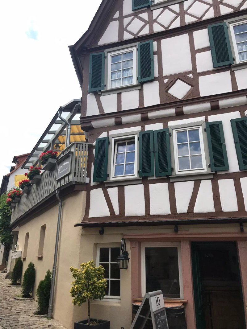 Cafe La Boheme