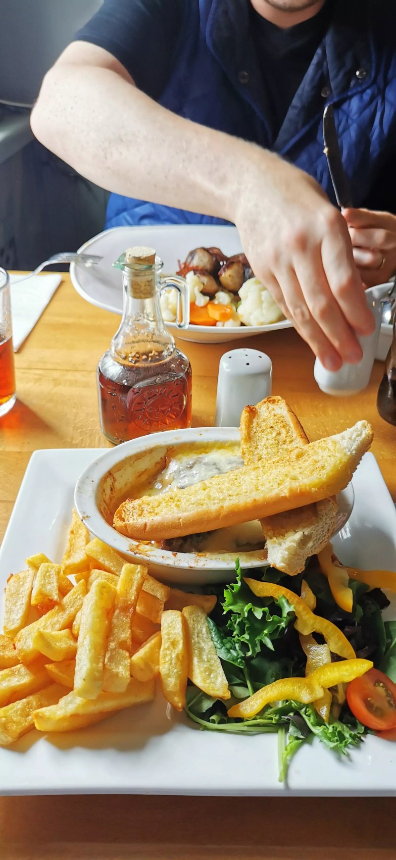 Hollybush Inn