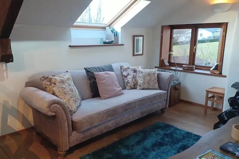 DETACHED STONE BARN IN SELSIDE, SLEEPS 6, WITH GARDEN ROOM.