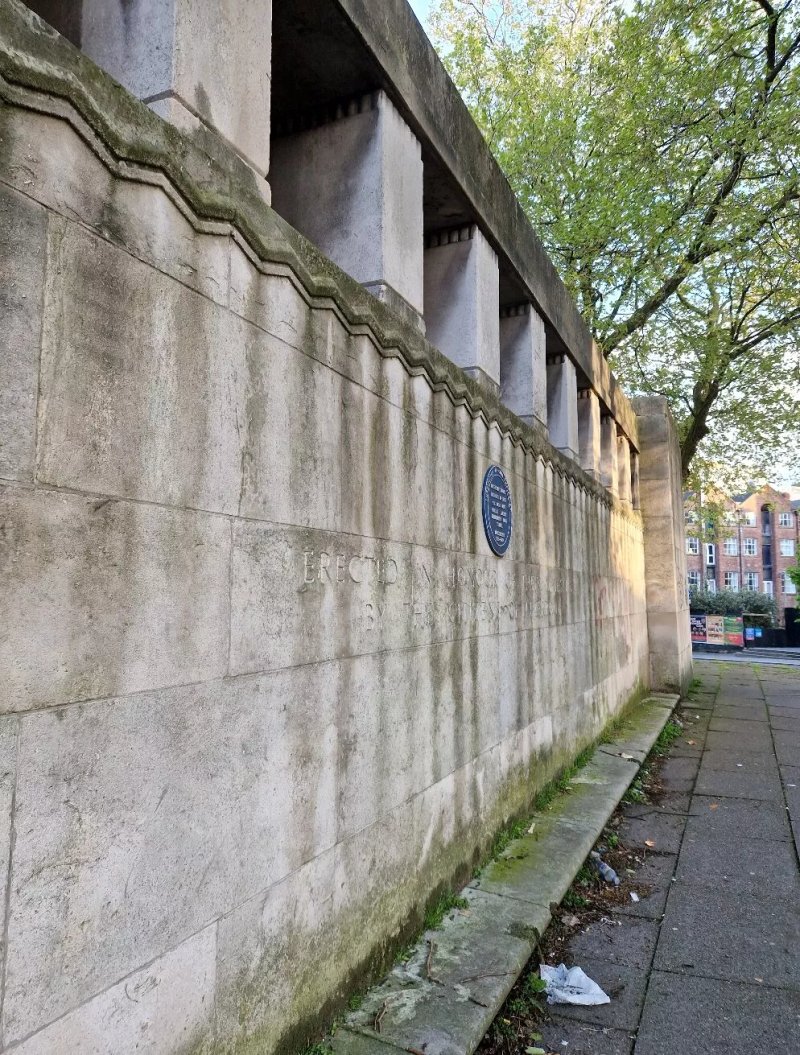 Sir Basil Mott Blue Plaque