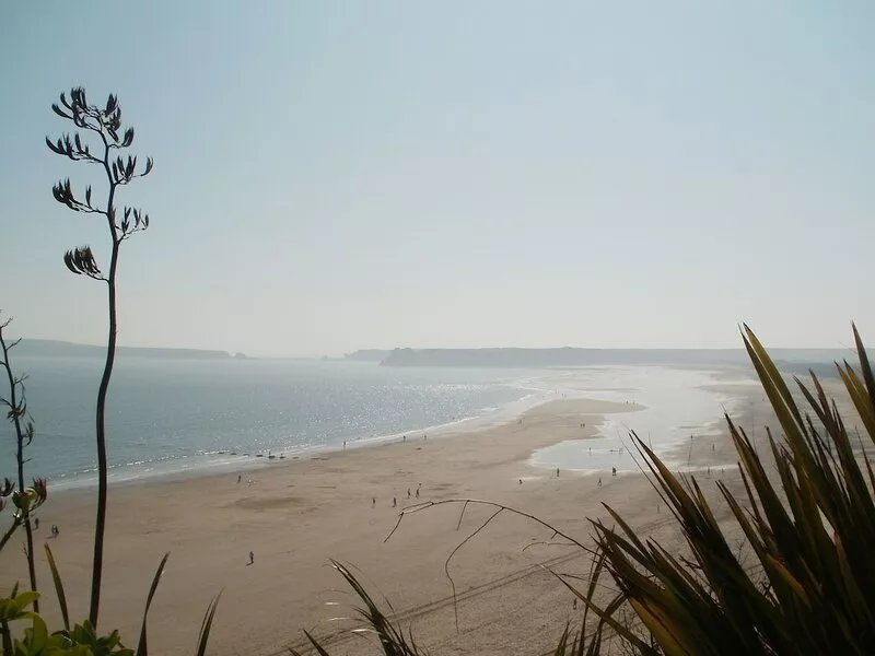 Lovely Victorian Cottage in Tenby - just one street from the beach