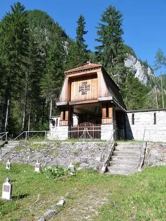 Cimitero degli Eroi di Valbruna