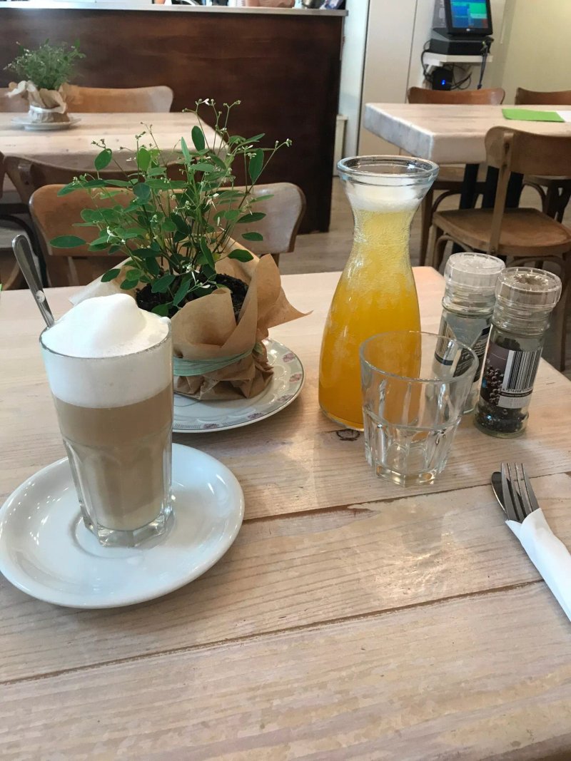 Cafe Sahneweiss