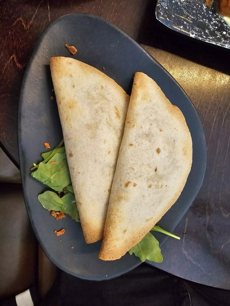 Emiclaer Bistro & Lounge