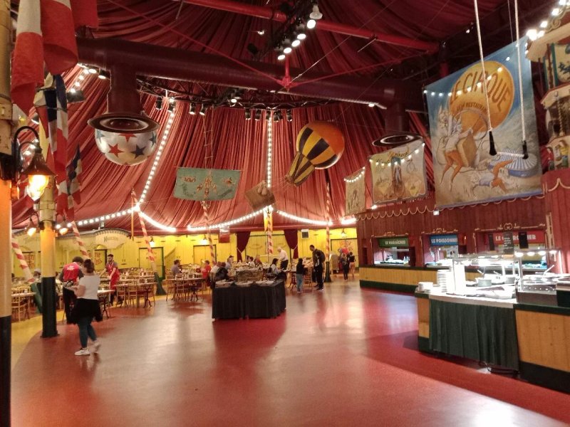 Le Cirque