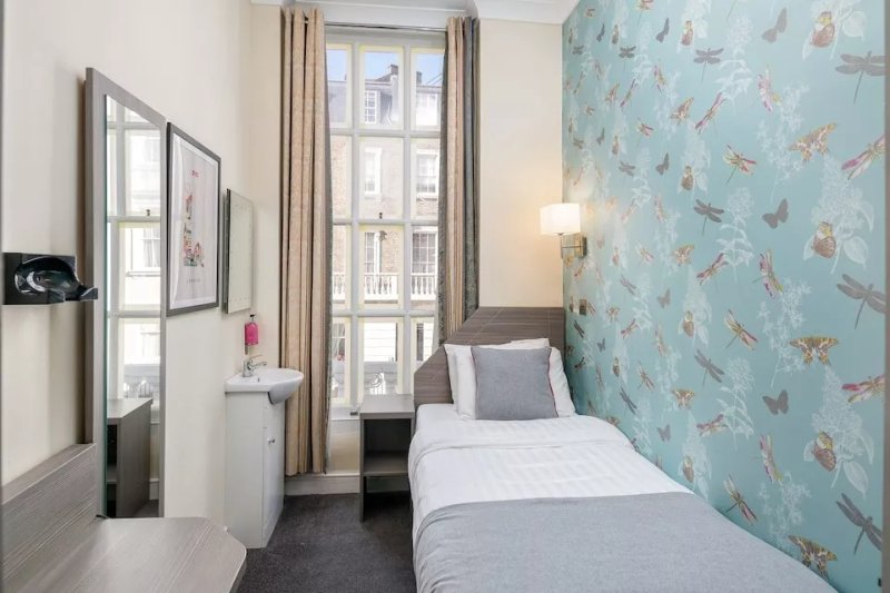 OYO Bakers Hotel London Victoria
