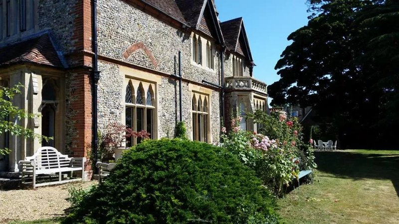 Creeting House