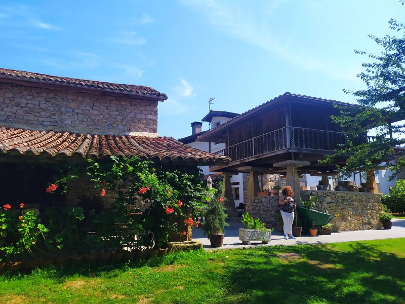L'Arbolea De Rodiles