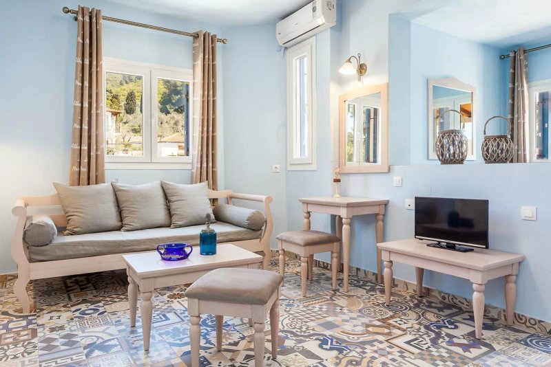 Stafylos Suites & Boutique Hotel