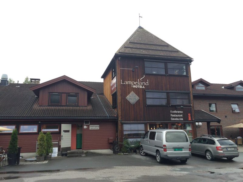 Lampeland Restaurant and Cafe