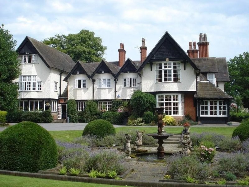 Mere Court Hotel And Conference Centre