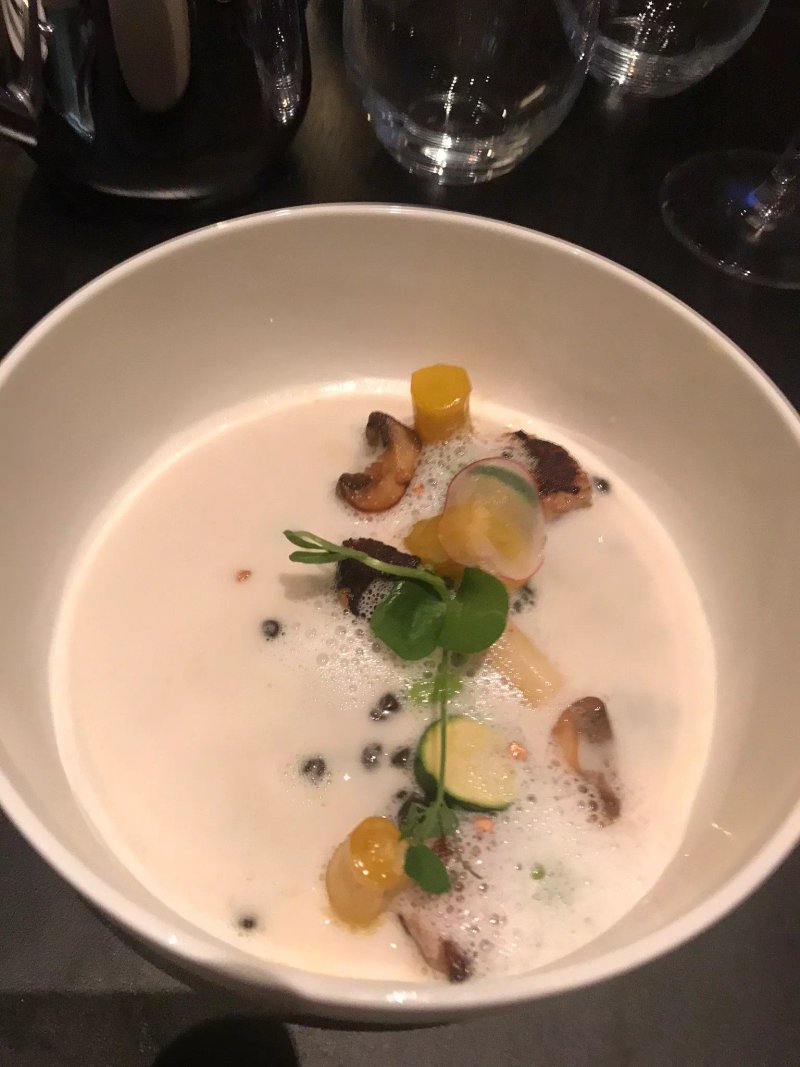 The Living Bar & Restaurant