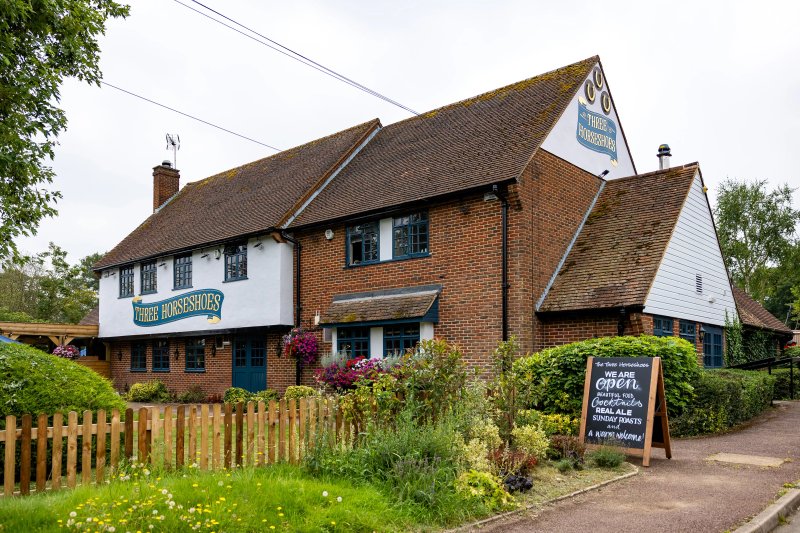 Three Horseshoes