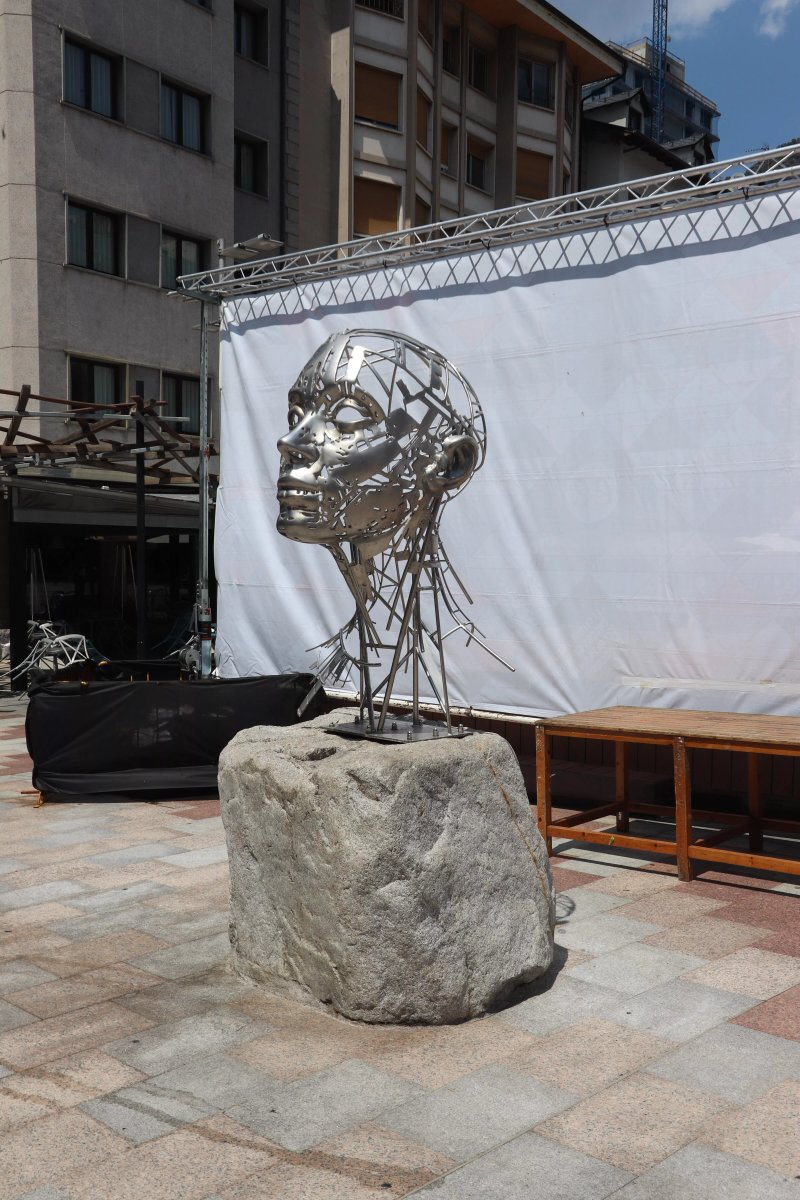 Escultura La Mirada Eterna
