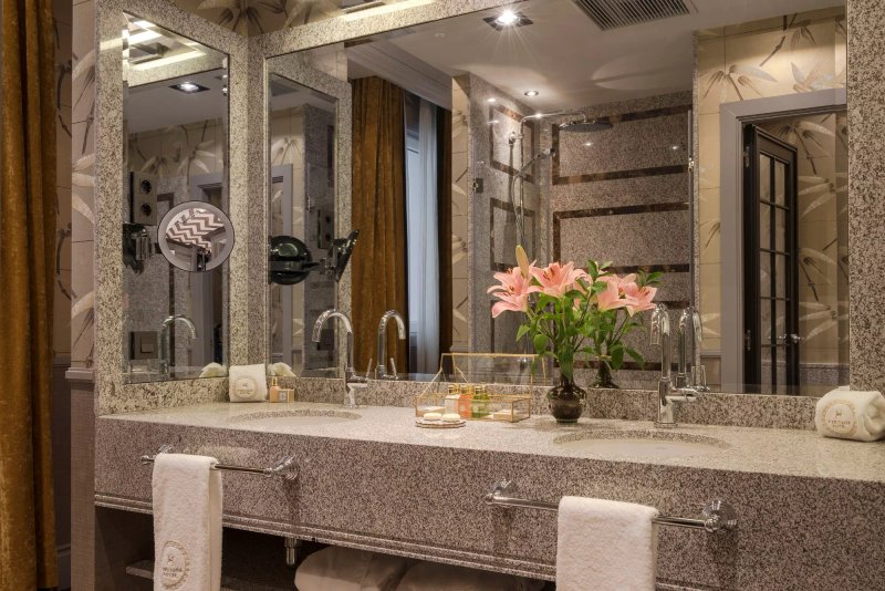 Relais & Chateaux Heritage Madrid Hotel