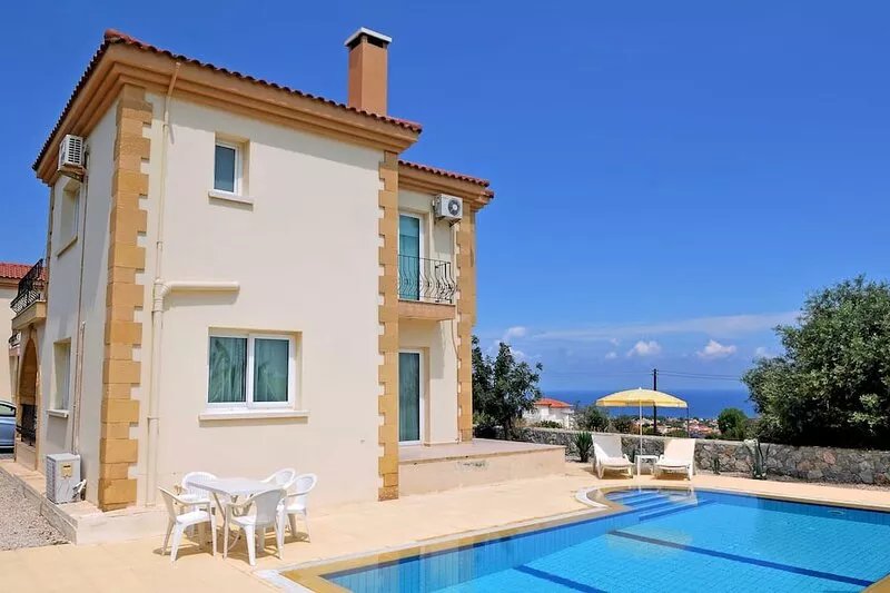 Beautiful Spacious Luxury Villa Stunning Mountain & Sea Views,Wifi, Private pool