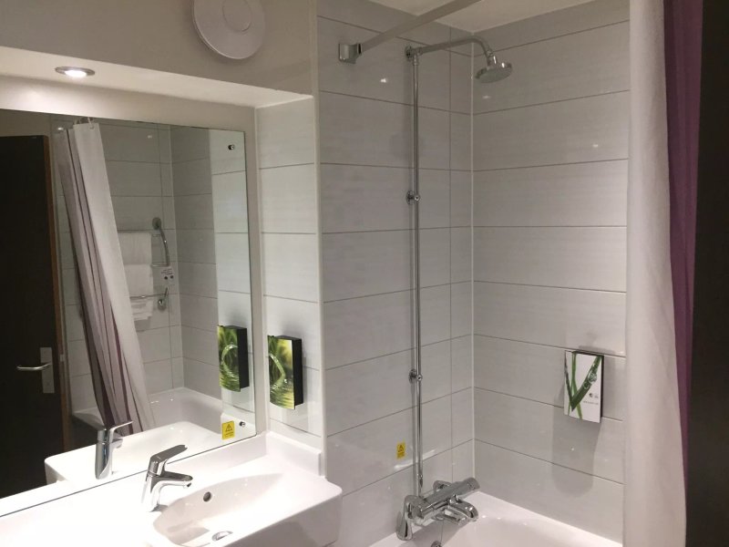 Premier Inn Glasgow East Kilbride (Peel Park) hotel
