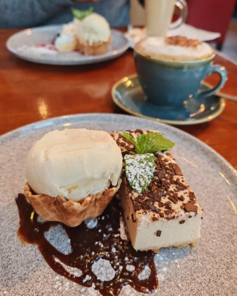 Vittos Restaurant & Bar