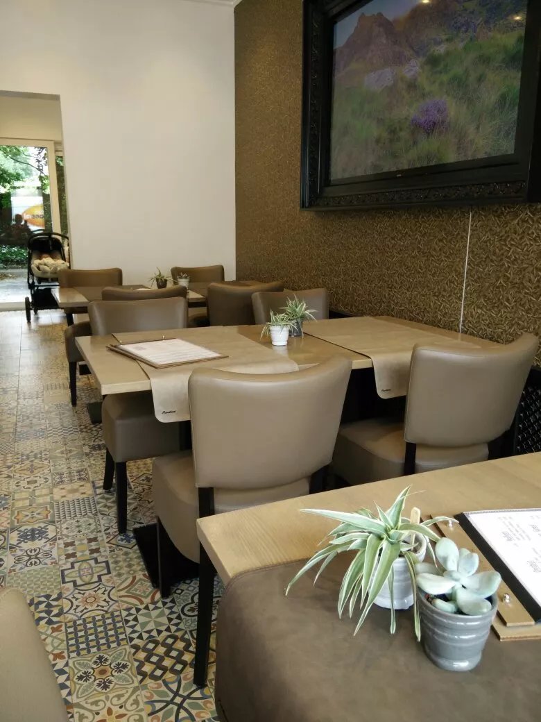 Bakkerij & Tea Room Den Bezekoek