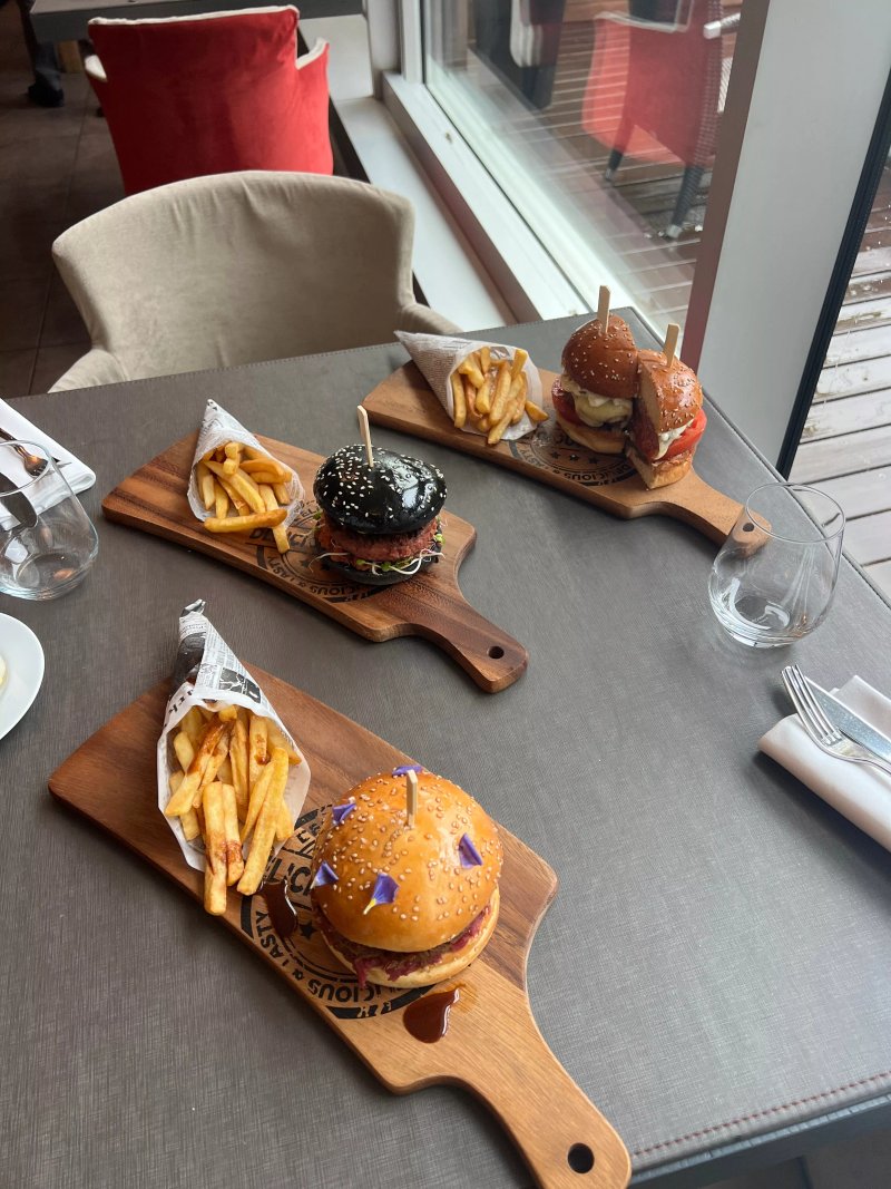 Cbar & lounge