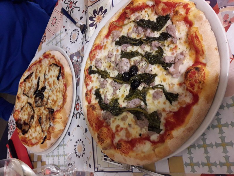 Pizzeria La Grotta Di Giuseppe Lombardo E C