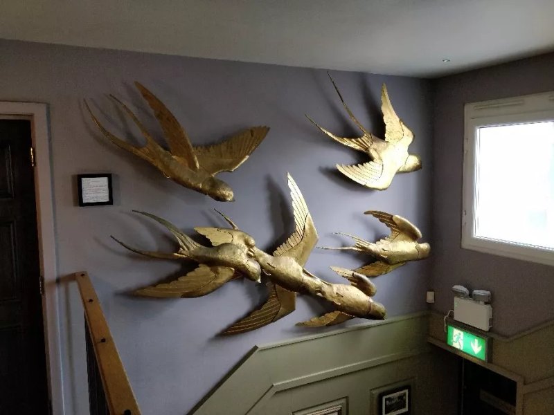 The Six Gold Martlets