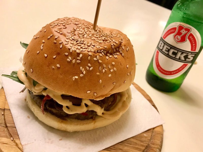 MOMABurger - Hamburgheria