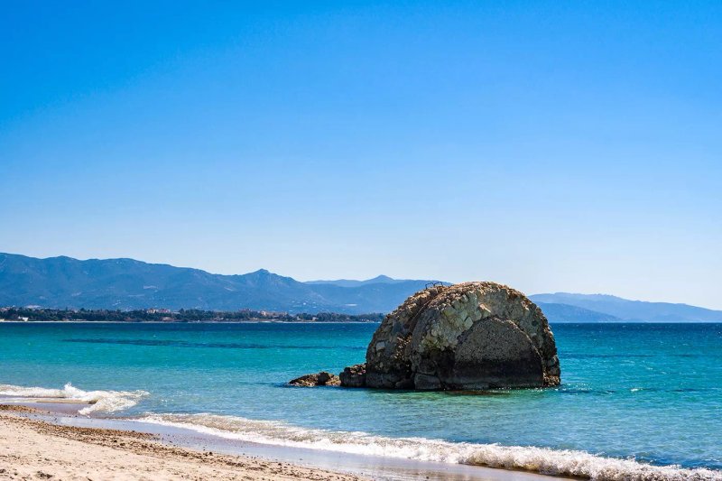 Colibri Beach Club & Bistro