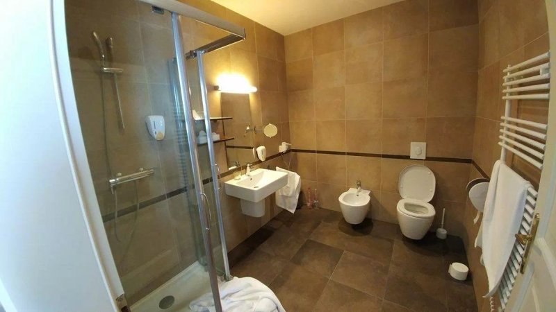 Ipoly Residence - Executive Hotel Suites