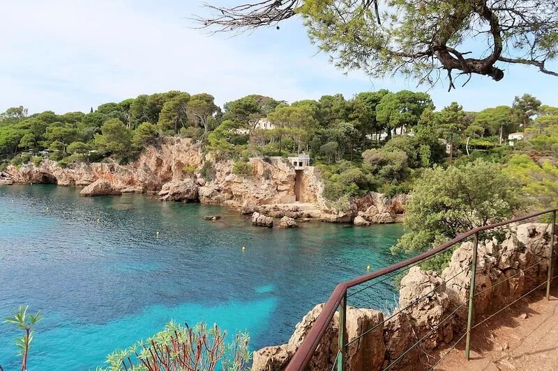 Terrace, pool, air conditioning, sea view, near beach, sleeps 4, Antibes