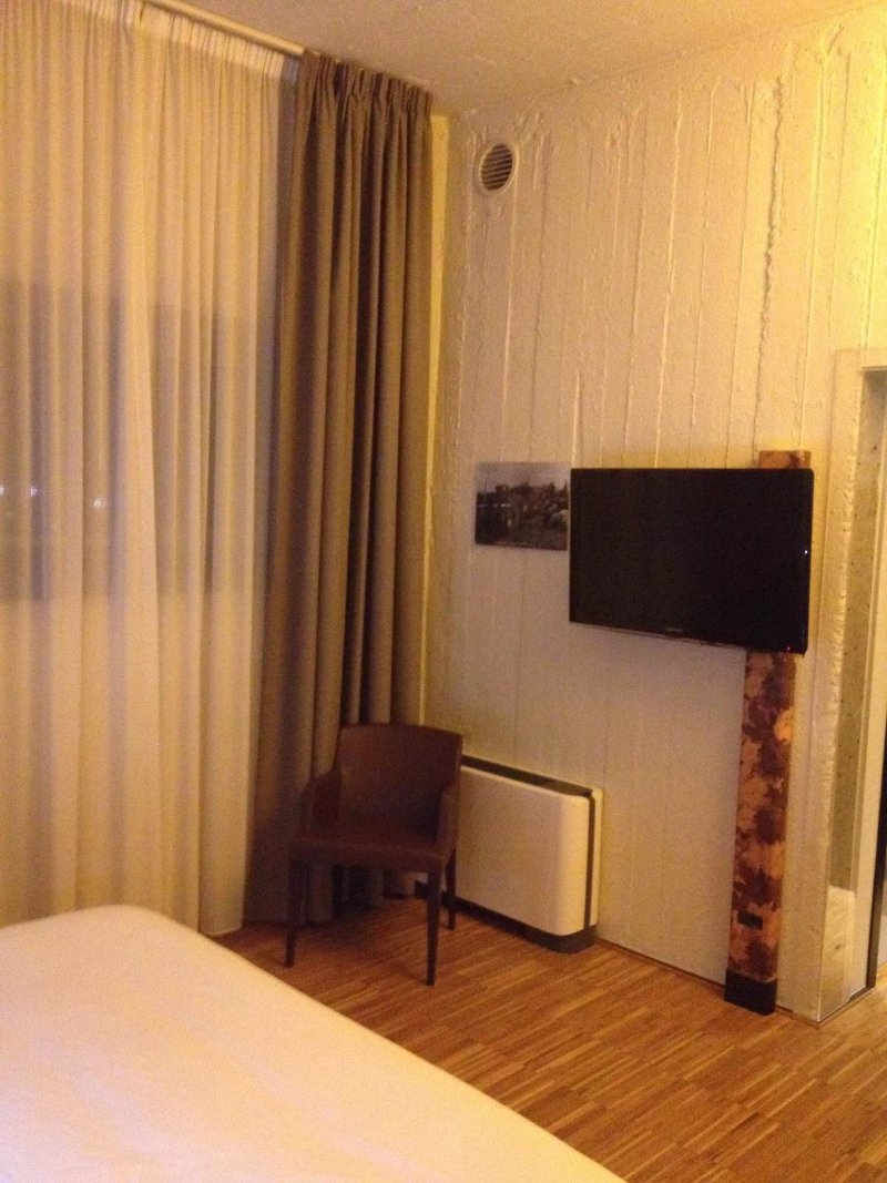 Ekk Hotel