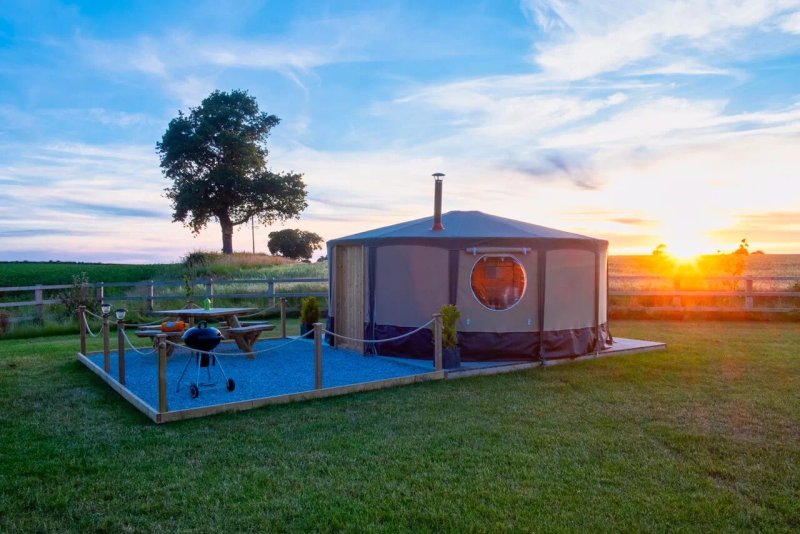Kingfisher Lakes Glamping & Lodges