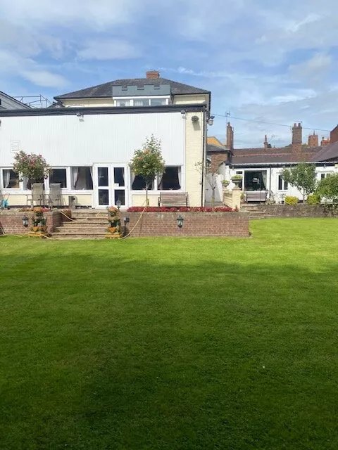 Parlors Hall Hotel