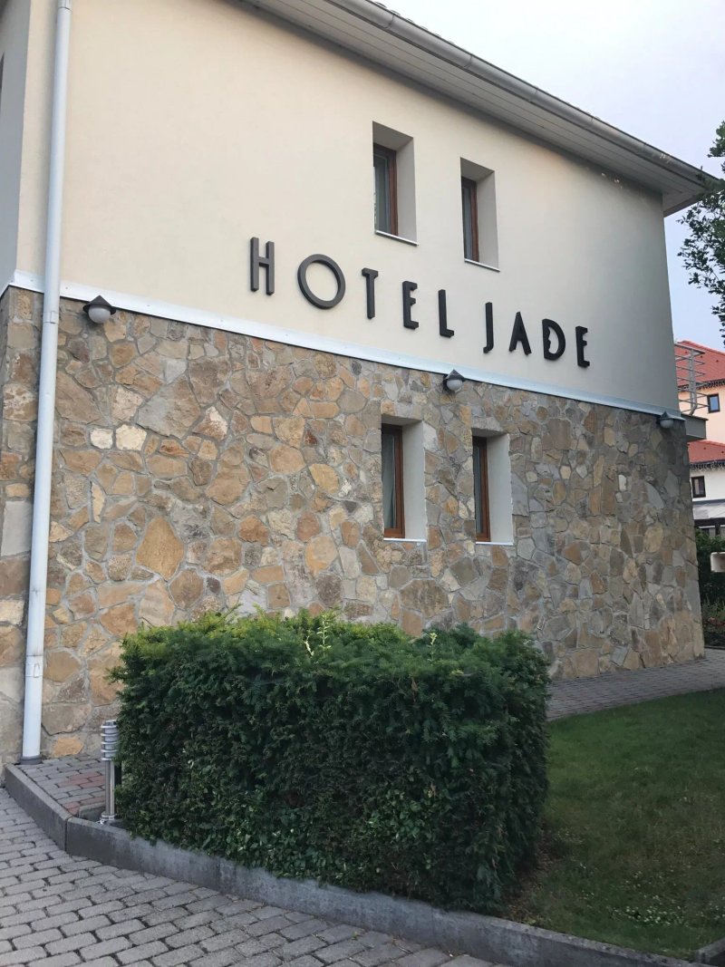 Jade Hotel