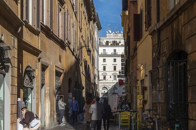 Brand new elegant cozy in the heart of Rome. For couple or family wifi AC