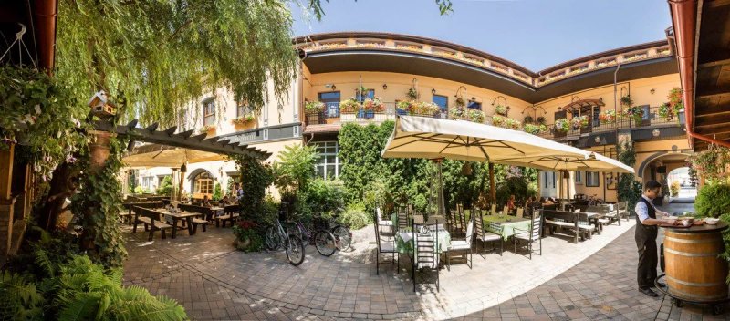 Bistroteca Baum & Pension Kokel