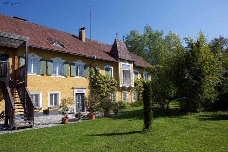 Schloss Pesenbach Chalet Im Freizeitland Feldkirchen An Der Donau