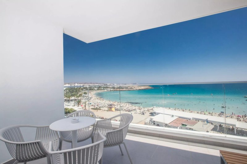 Vassos Nissi Plage Hotel