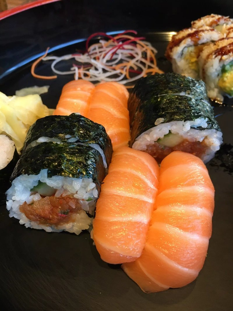 Negishi Sushi Bar Zug Metalli