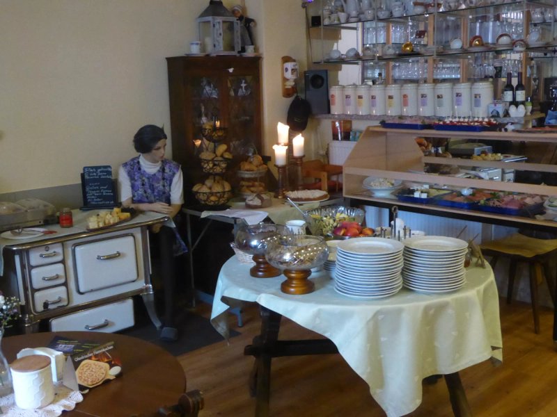 Cafe Nostalgie