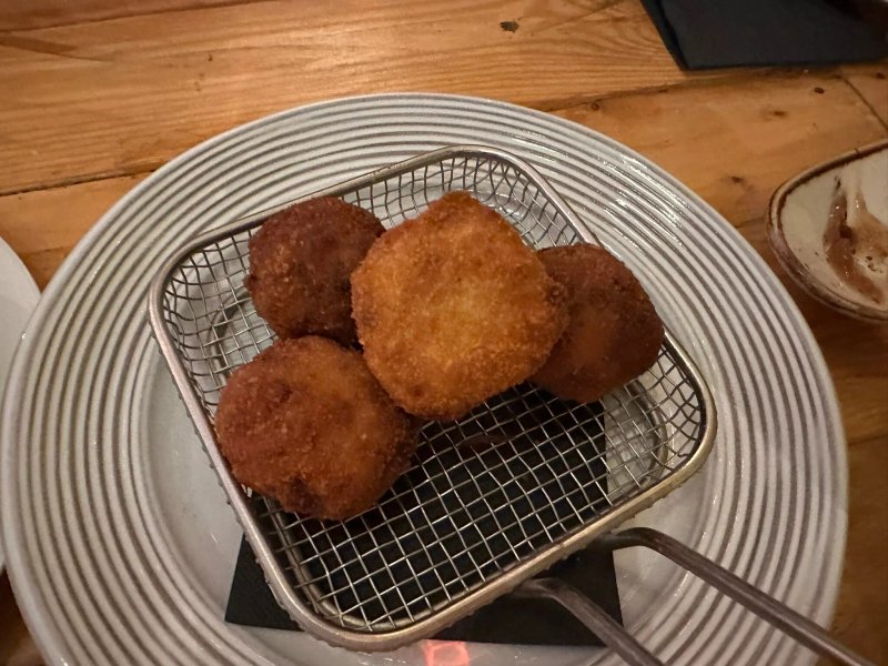 Contrabando Tapas Bar