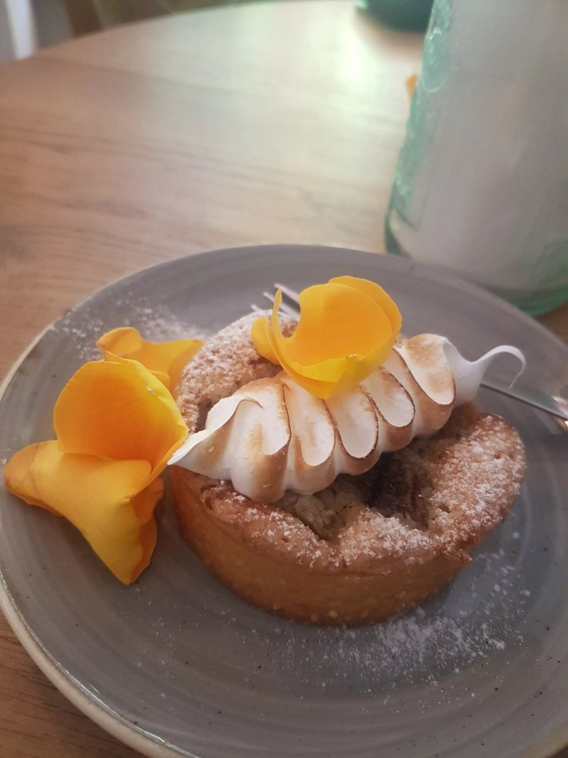 Sweet Home & Cafe